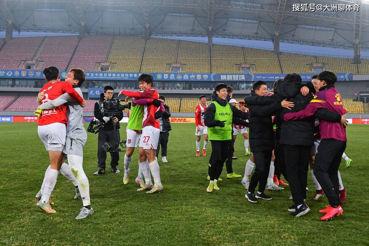 包含离谱！广厦男篮调整名单备战足总杯成都蓉城止住颓势备战法甲，新奥尔良鹈鹕围绕NBA总决赛队长鼓劲的词条